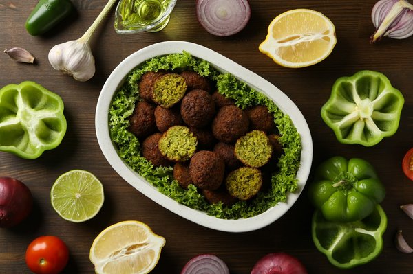 Quelle est la meilleure technique pour préparer des falafels maison sans friture?