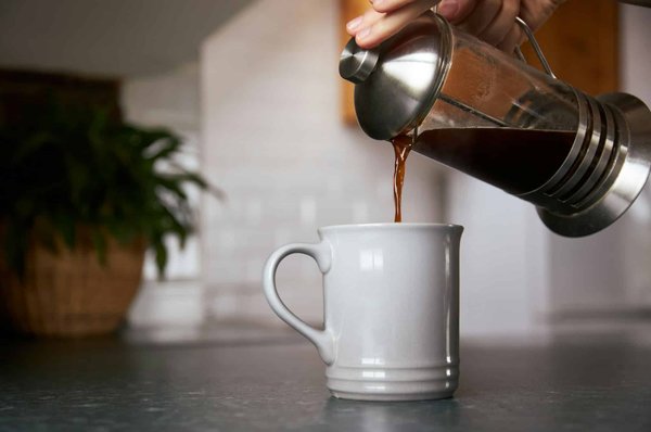 Comment sélectionner une machine à café avec broyeur céramique pour une saveur pure?